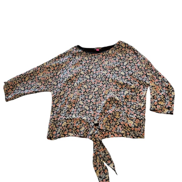 Vince Camuto Floral Tie 3/4 Sleeve Crew Neck Blouse - Picture 2 of 10